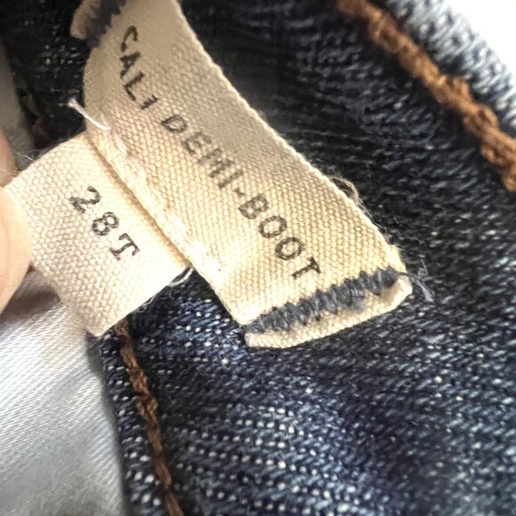 Madewell Cali Demi-Boot Jeans, Fleetwood Wash, Size 28T - Picture 9 of 10